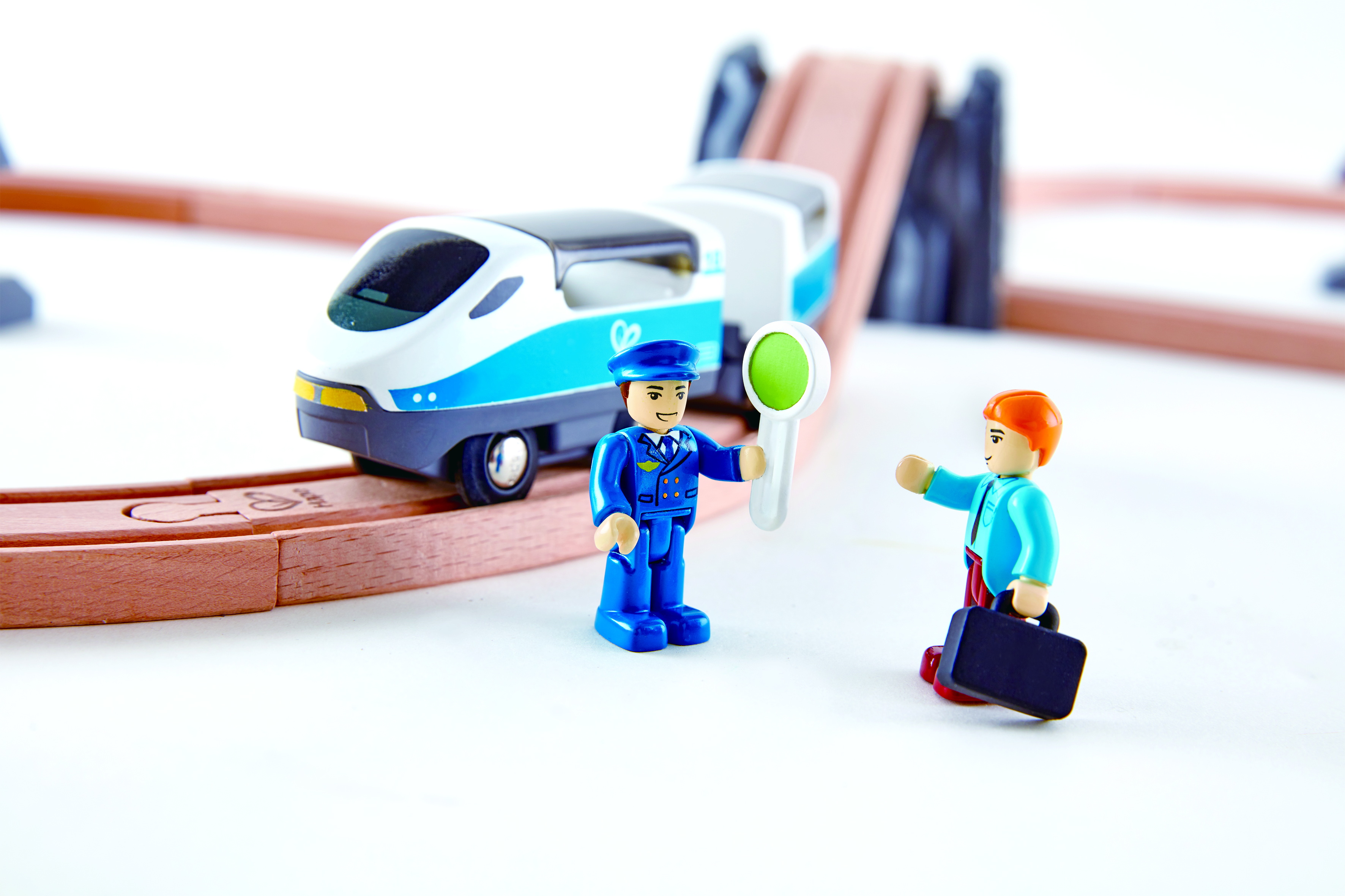 HAPE PASSENGER TRAIN RAILWAY SET