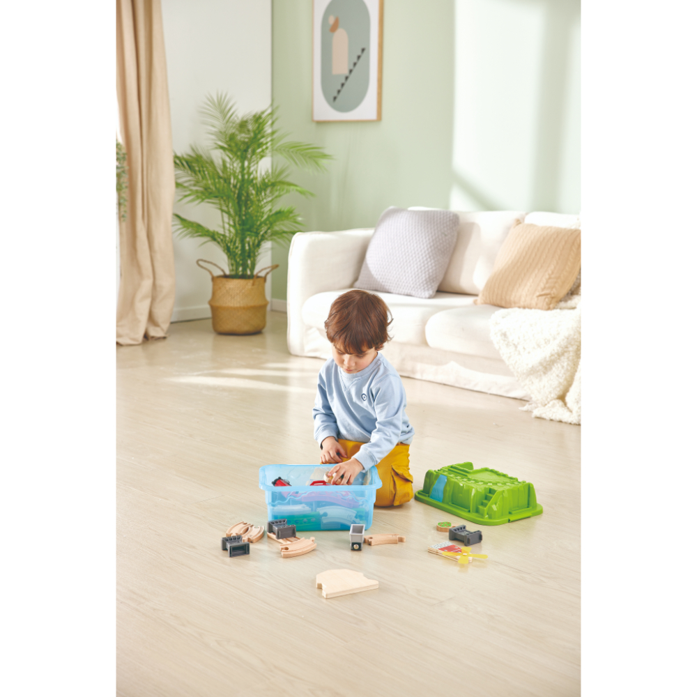 COUNTRYSIDE TRAIN BUCKET RAILWAY SET - 41 PIECES