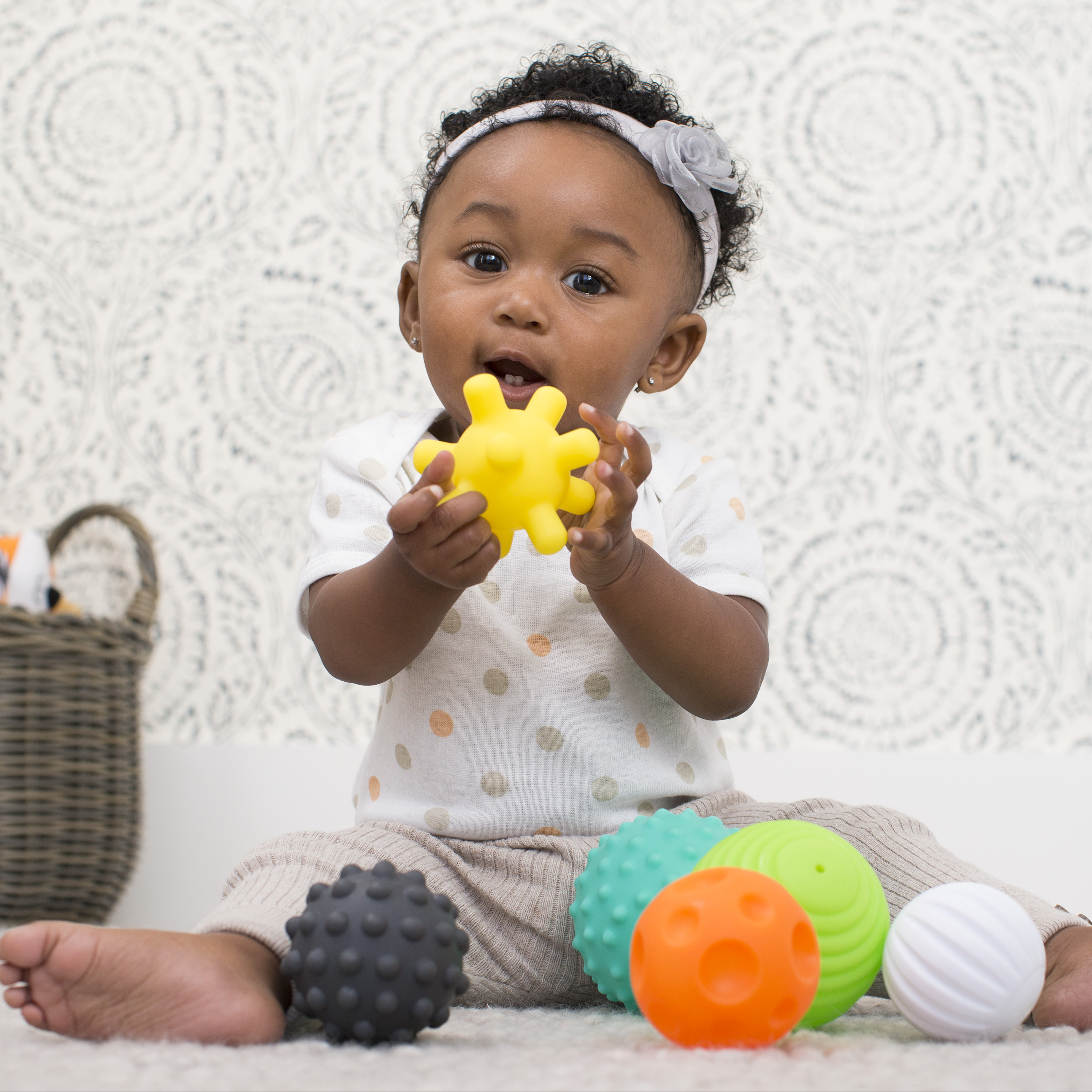 INFANTINO  TEXTURED MULTI BALL SET