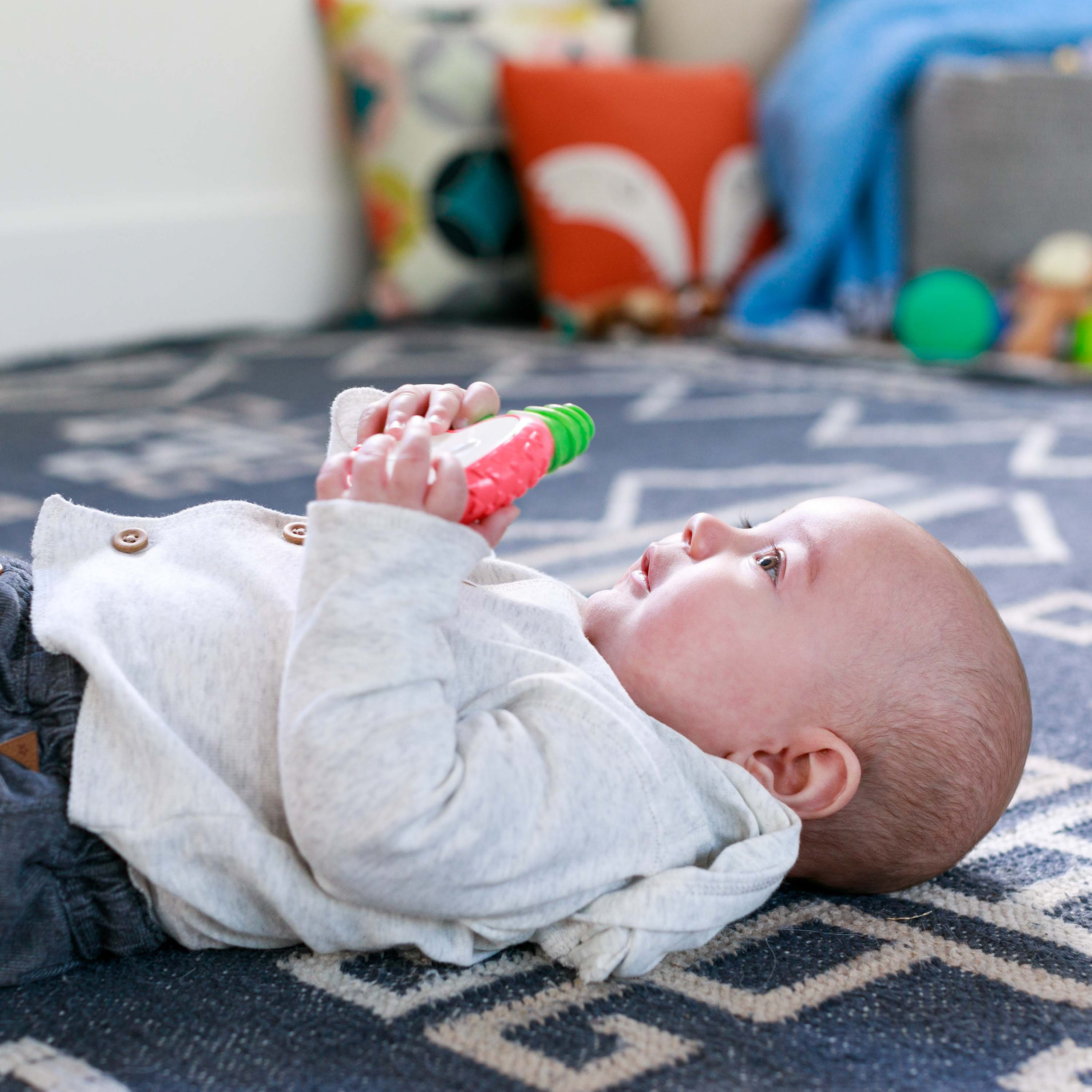 INFANTINO LIL' NIBBLES VIBRATING TEETHER FOR BABY- APPLE SUITABLE FROM 0 MONTHS AND ABOVE-MULTICOLOR