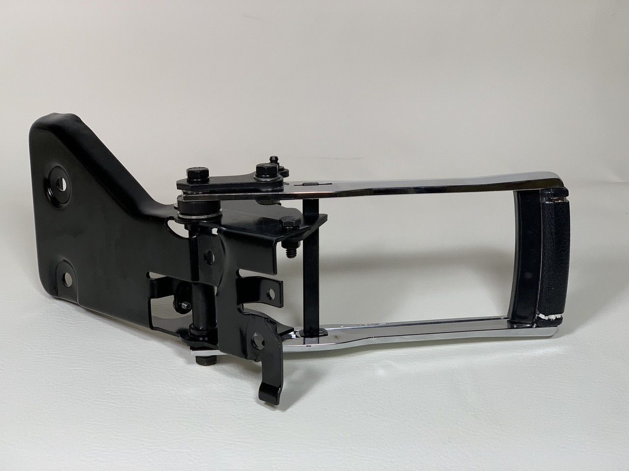 196869 Camaro Auto Shifter Assembly Muds Classic Parts