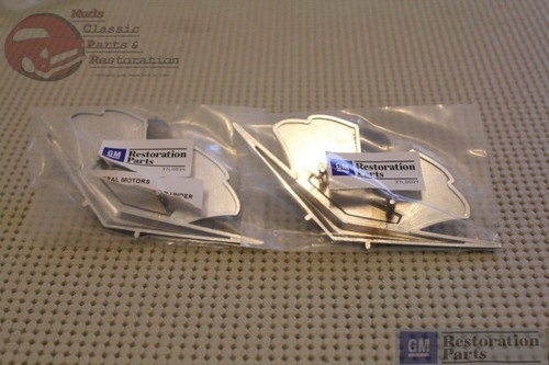 62 63 Impala Chevy 62 Corvette Chevy Crossed Flags Fender Emblems Gm Licensed