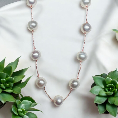 "The Petite" Floating Pearl Necklace