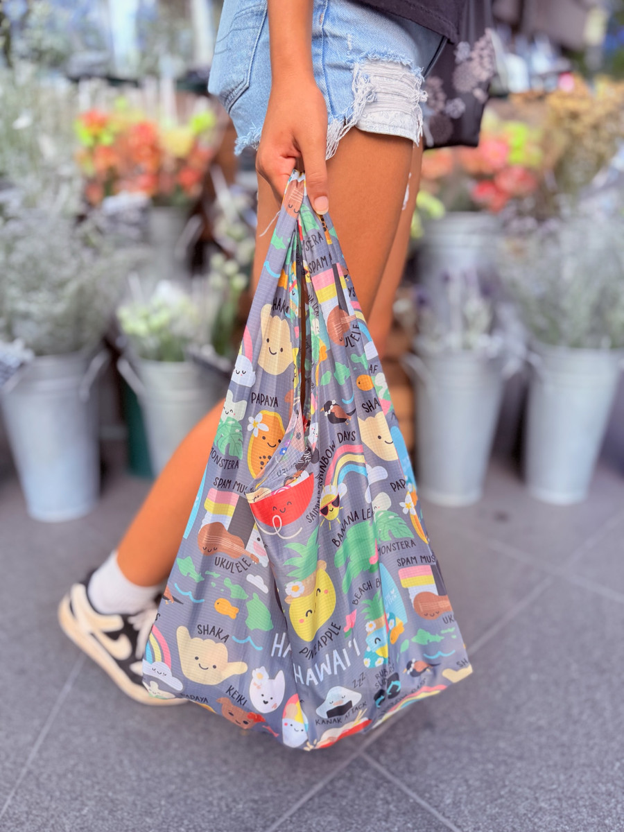 Medium Tote: Happy Hawaii Gray