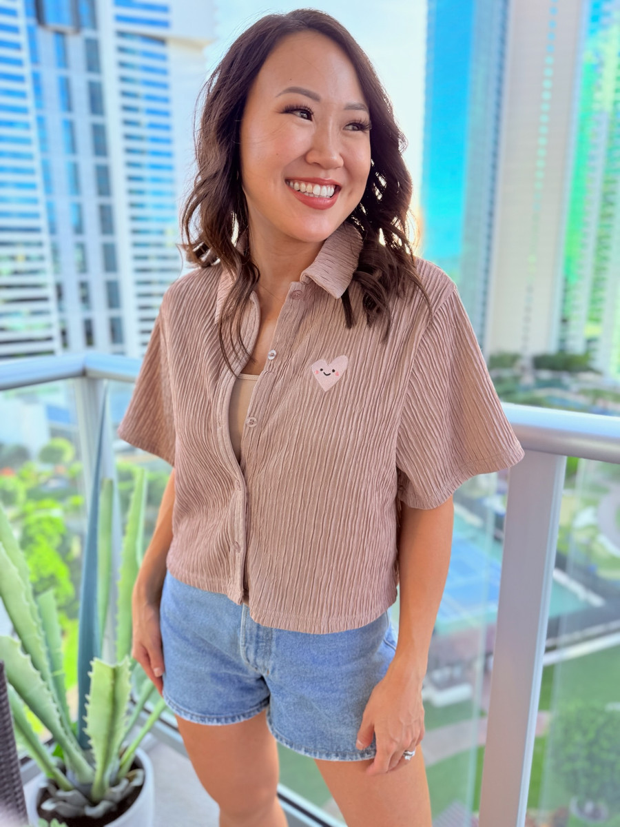 Heart Crinkle Collar Top: Mauve