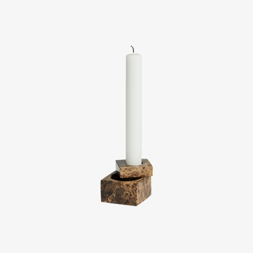 WOUD Jeu de dés Candleholder 1 in Brown Marble with tapered candle