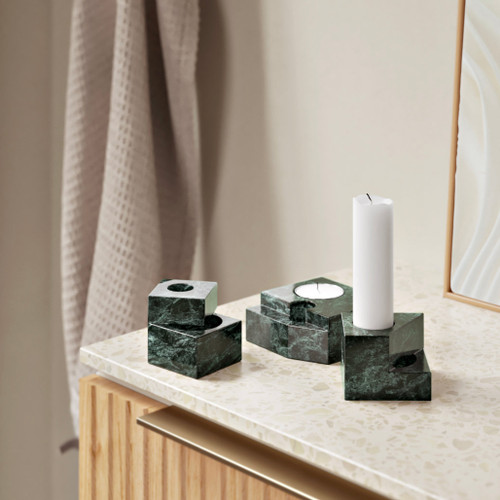 WOUD Jeu de dés Candleholder Collection in Green Marble WOUD Jeu de dés Candleholder Collection in Green Marble