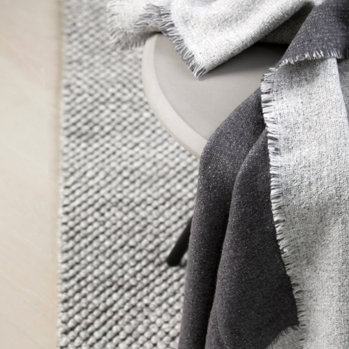 WOUD Double Throw in Dark Grey/Light Grey Detail WOUD Double Throw in Dark Grey/Light Grey Detail