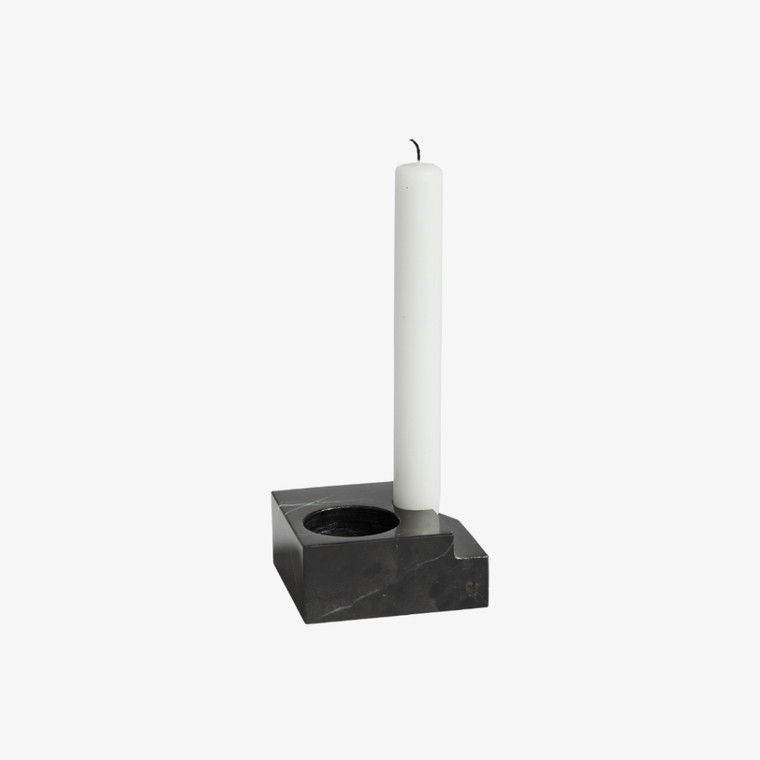 WOUD Jeu de dés Candleholder 3 in Black Marble with tapered candle