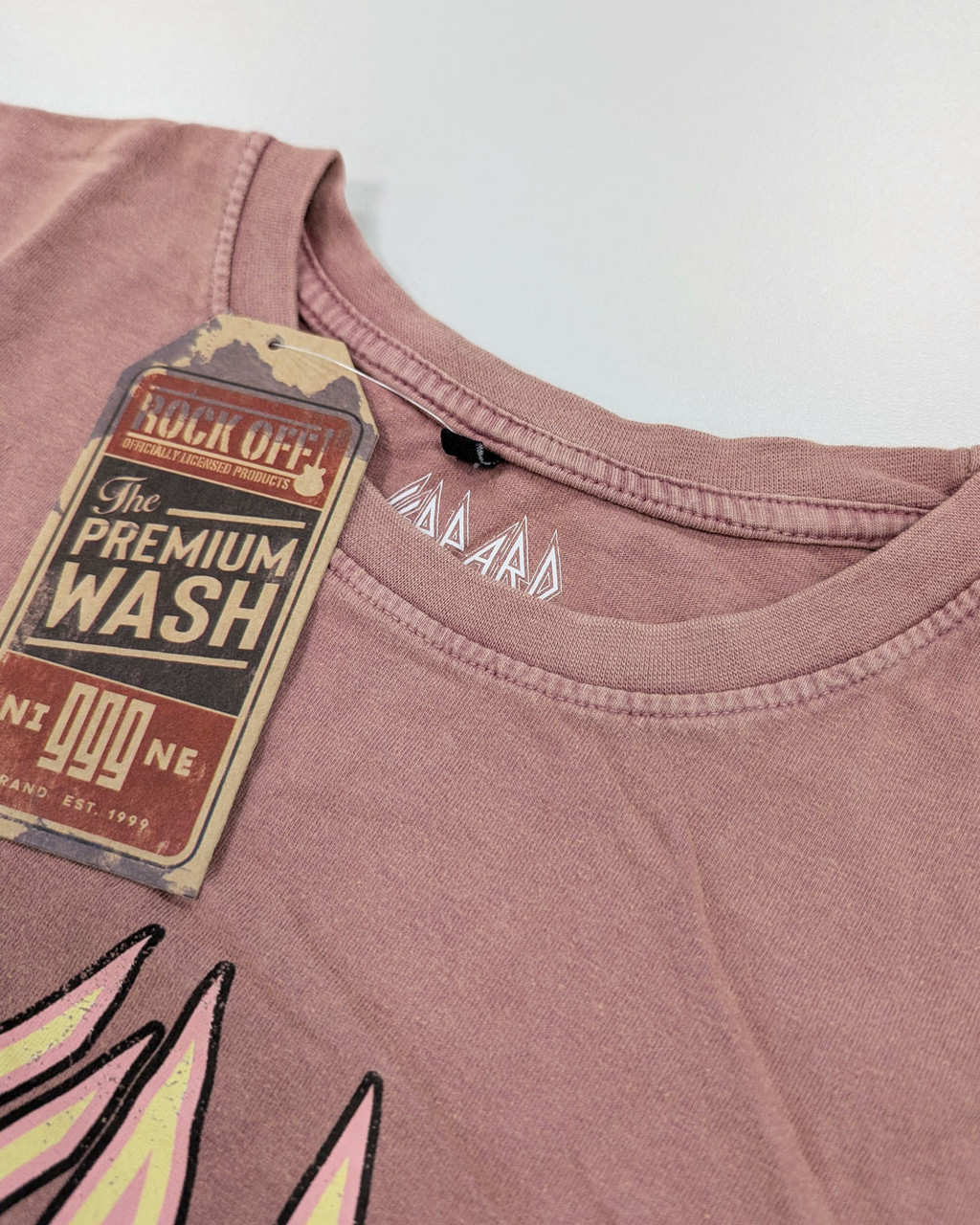 Def Leppard 'Love Bites' (Stone Wash) Limited Edition T-Shirt.  Collar Detail