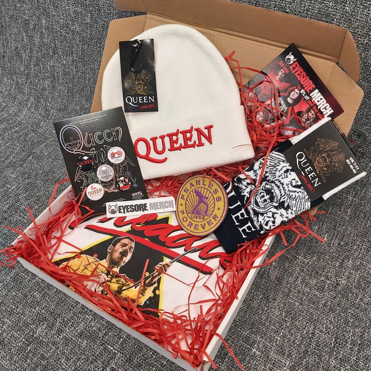 Queen 'Head To Toe' Box Set - T-Shirt Hat Socks & Accessories