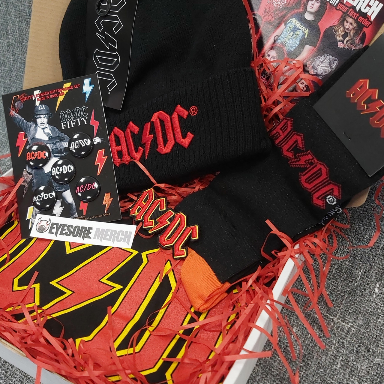 AC/DC 'Head To Toe' Box Set - T-Shirt Hat Socks & Accessories