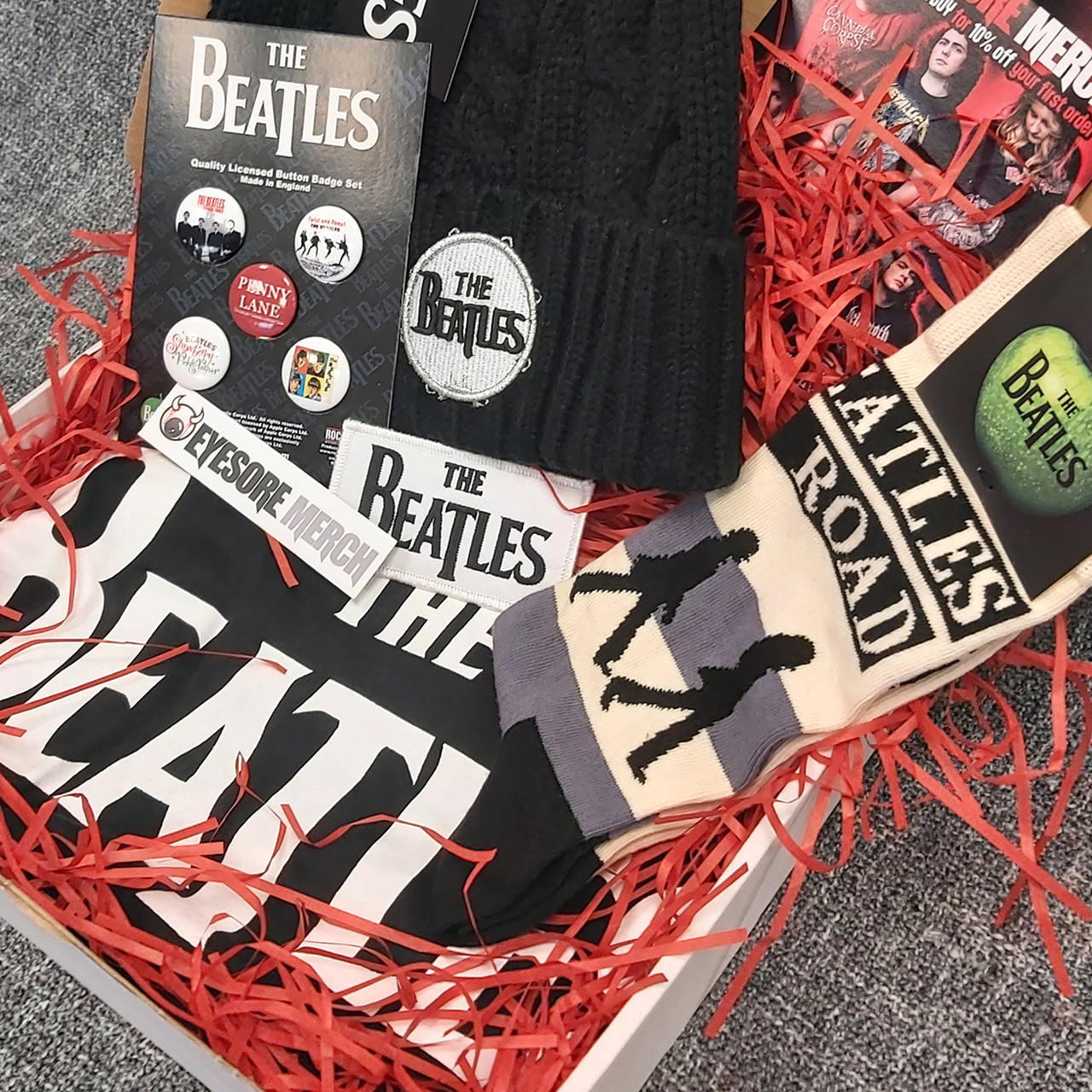 The Beatles 'Head To Toe' Box Set - T-Shirt Hat Socks & Accessories