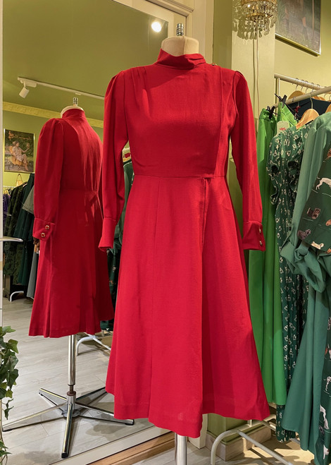 2615 Kjole med asymetrisk lukning