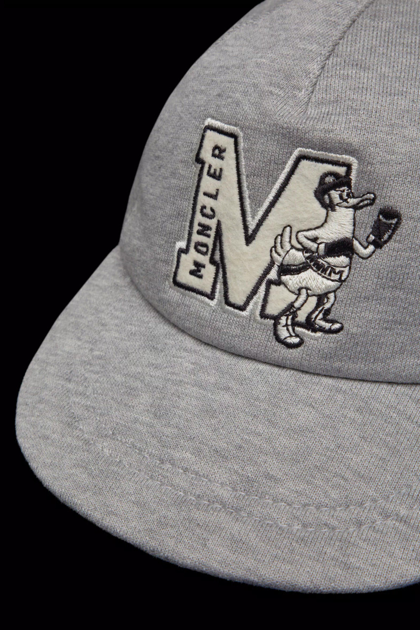 MONCLER グレー リボン キャップ ウールフランネル Moncler Baseball Cap Grey: Stylish and Versatile