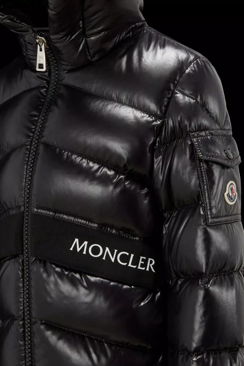 数々の賞を受賞 ⚠️値下げ要相談12A 152cm MONCLER LONGUESAISON ...