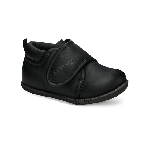 Stonz Cruise Everyday Baby Black 26FW - Step into comfort and style with the Cruiser™ Everyday, the elevated version of our award-winning, APMA-recognized first walker shoes.