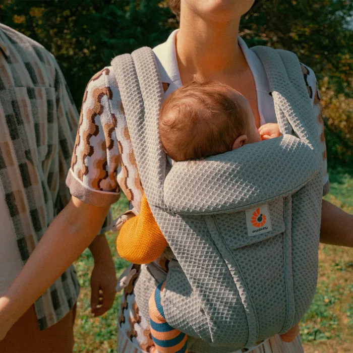 Ergobaby-Omni-Deluxe-Carrier-
