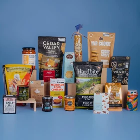 GIFT BOX Gift Basket - Classic Canadian, Eh? Crate 
