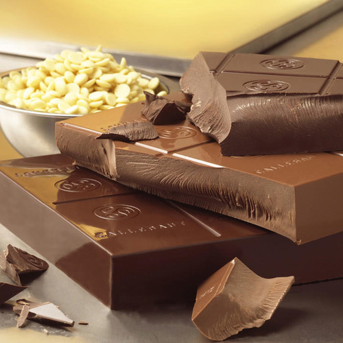Finest Belgian C823 - 31.7% Milk Chocolate Slab, 5kg - The Gourmet