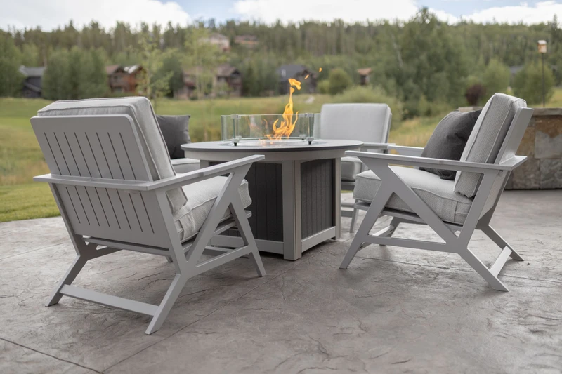 Berlin Gardens poly outdoor Donoma Fire pit with modern circular top and glass guard
