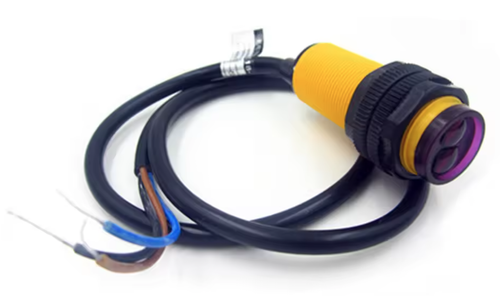 Infrared obstacle avoidance sensor 3 to 80 cm, 3-Wire, NPN output, 5V, E18-D80NK