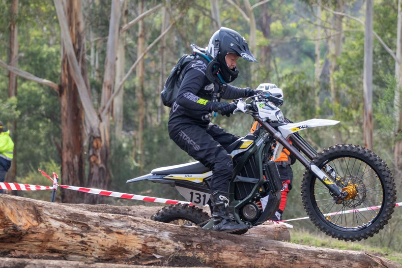 Surron Ultra - Hard Enduro Titles