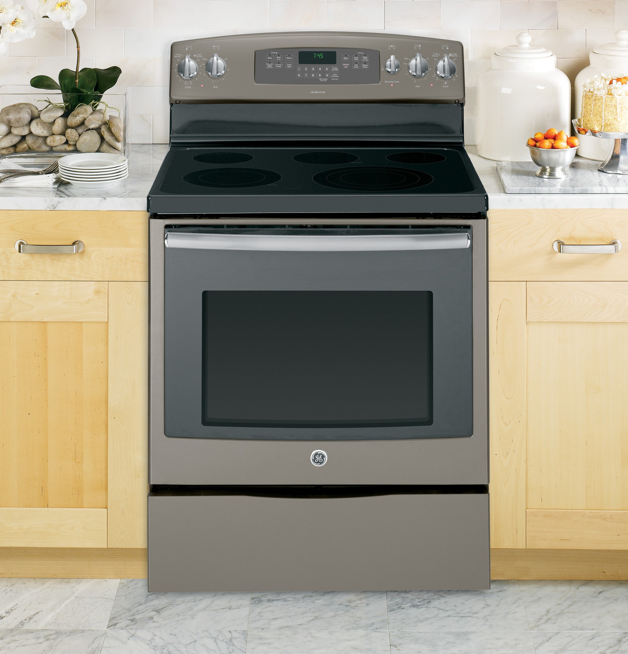 Adora series by GE 30" Free-Standing Electric Convection Range