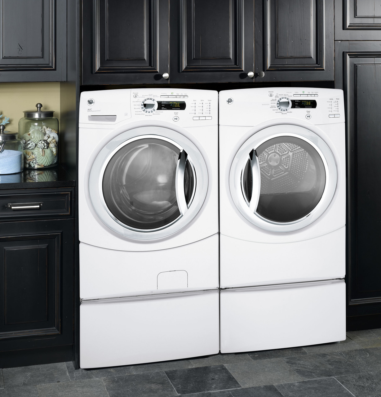 GE 7.5 cu. ft. Frontload Dryer with Steam