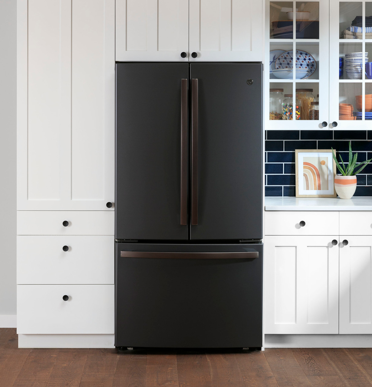 GE 23.1 Cu. Ft. Fingerprint Resistant Black Slate Counter Depth French Door Refrigerator - Thumbnail 5