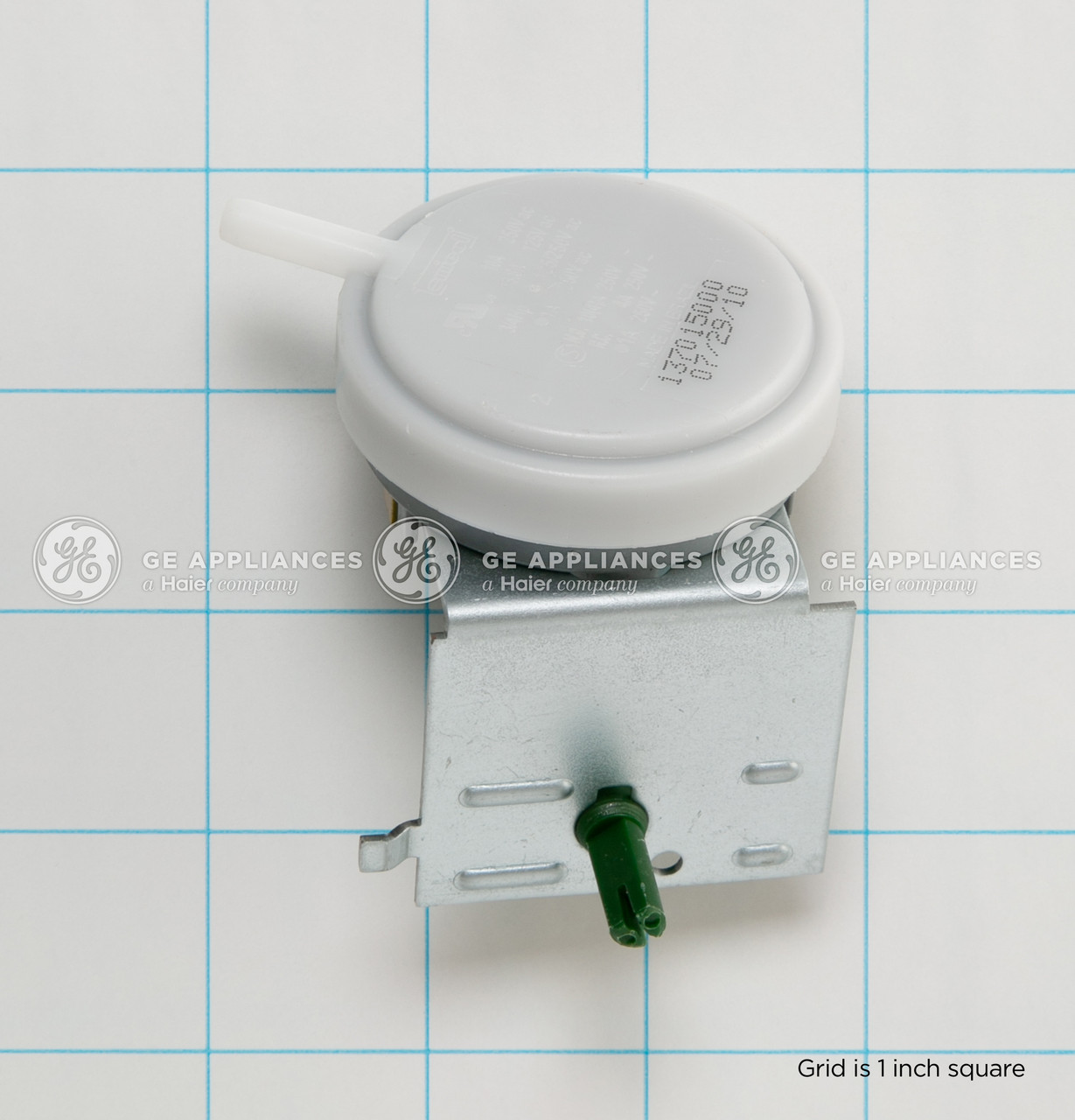 WH12X10437-0216.jpg