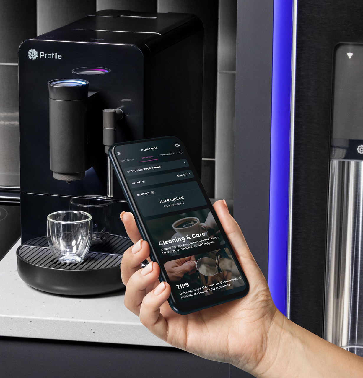 GEProfile_AutoEspresso_P7CEBBS6RBB_Steam_FandB_Wifi.jpg GEProfile_AutoEspresso_P7CEBBS6RBB_Steam_FandB_Wifi.jpg