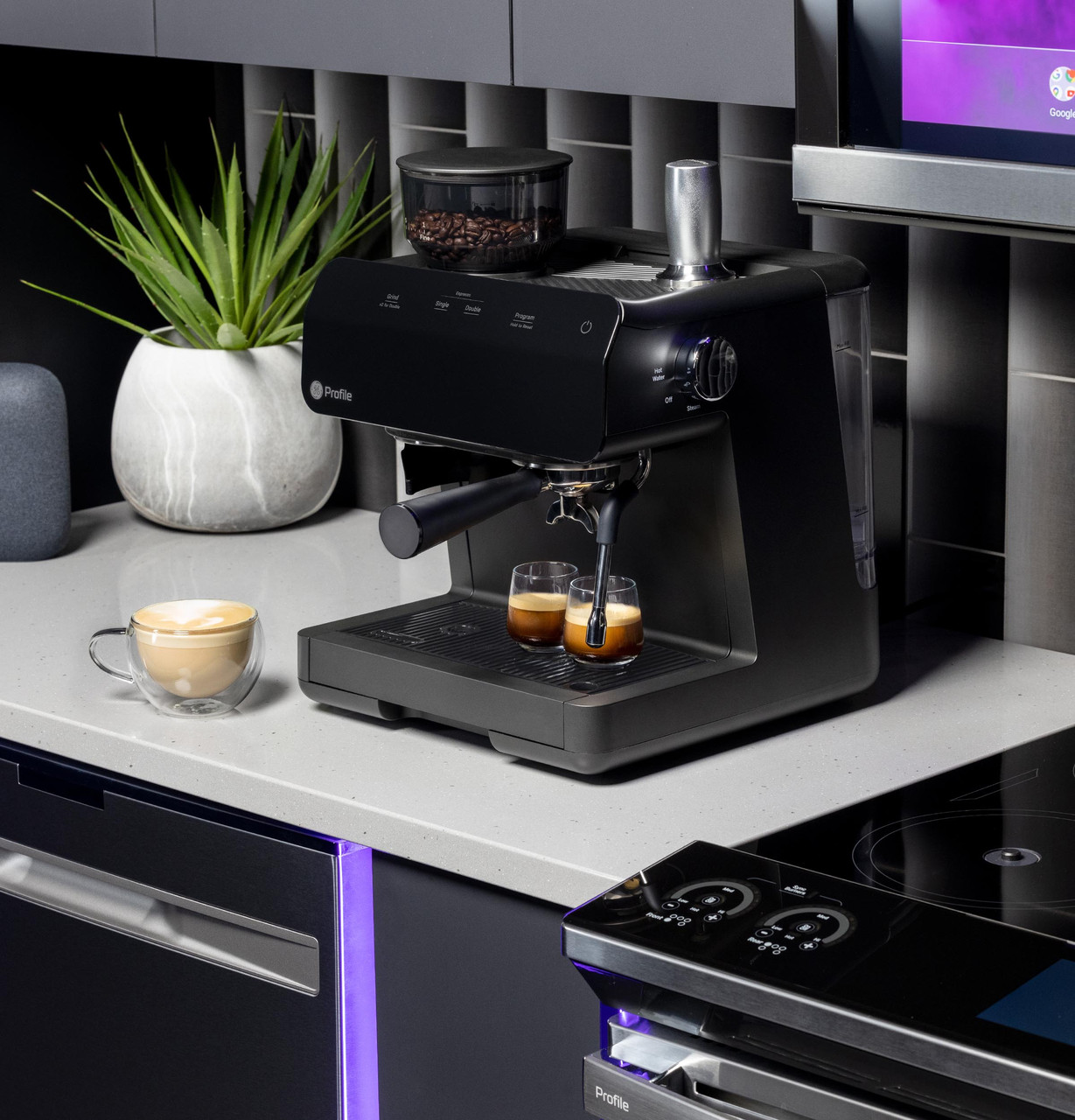 GEProfile_SemiAutoEspresso_P7CESAS6RBB_9.jpg