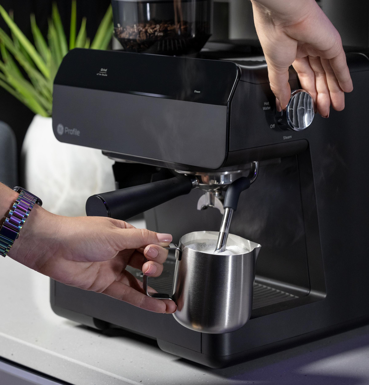 GEProfile_SemiAutoEspresso_P7CESAS6RBB_FandB_FrothingPitcher.jpg