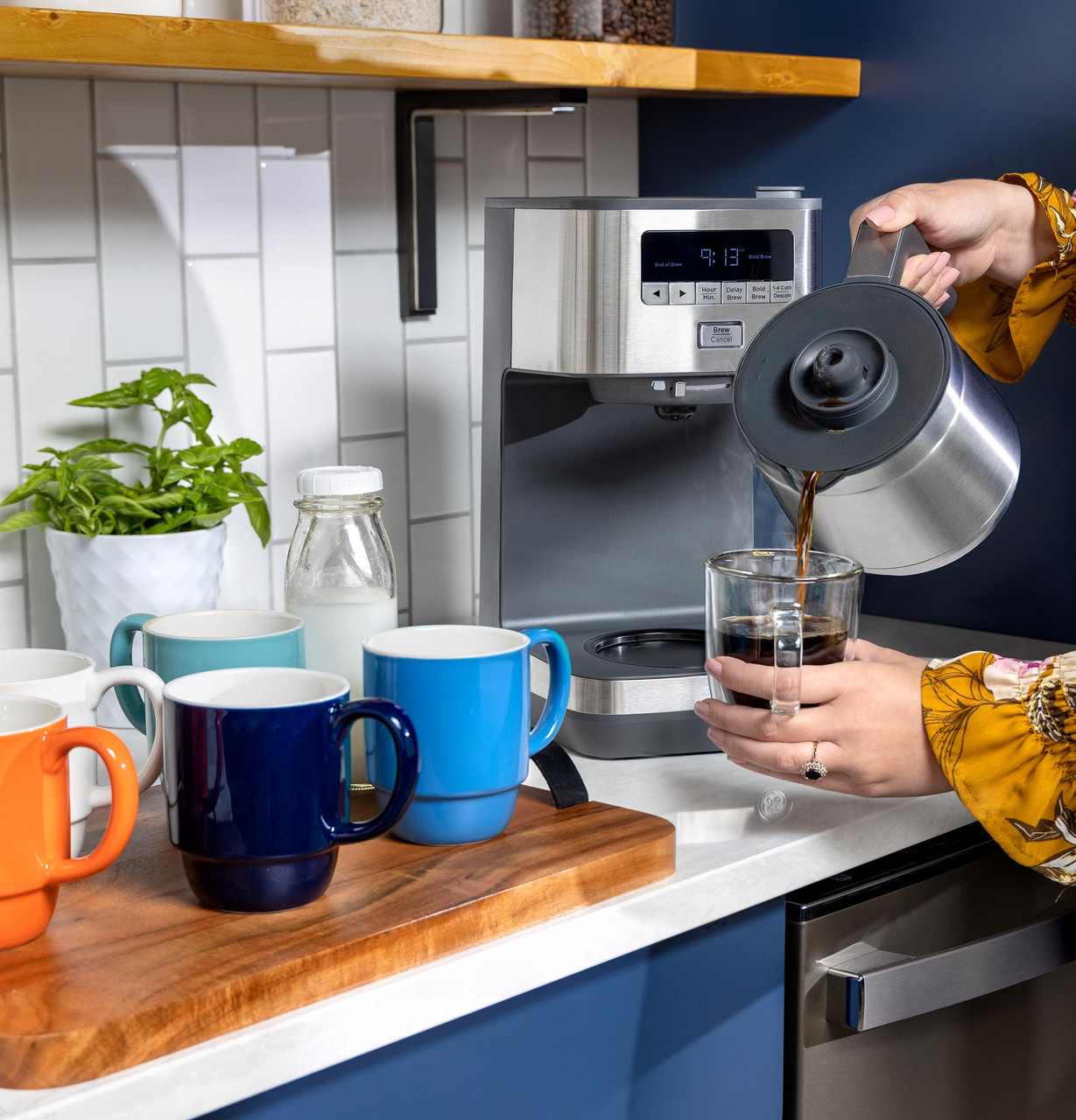 GE_CoffeeGlass_G7CDABSSTSS_FB_12Cups.jpg
