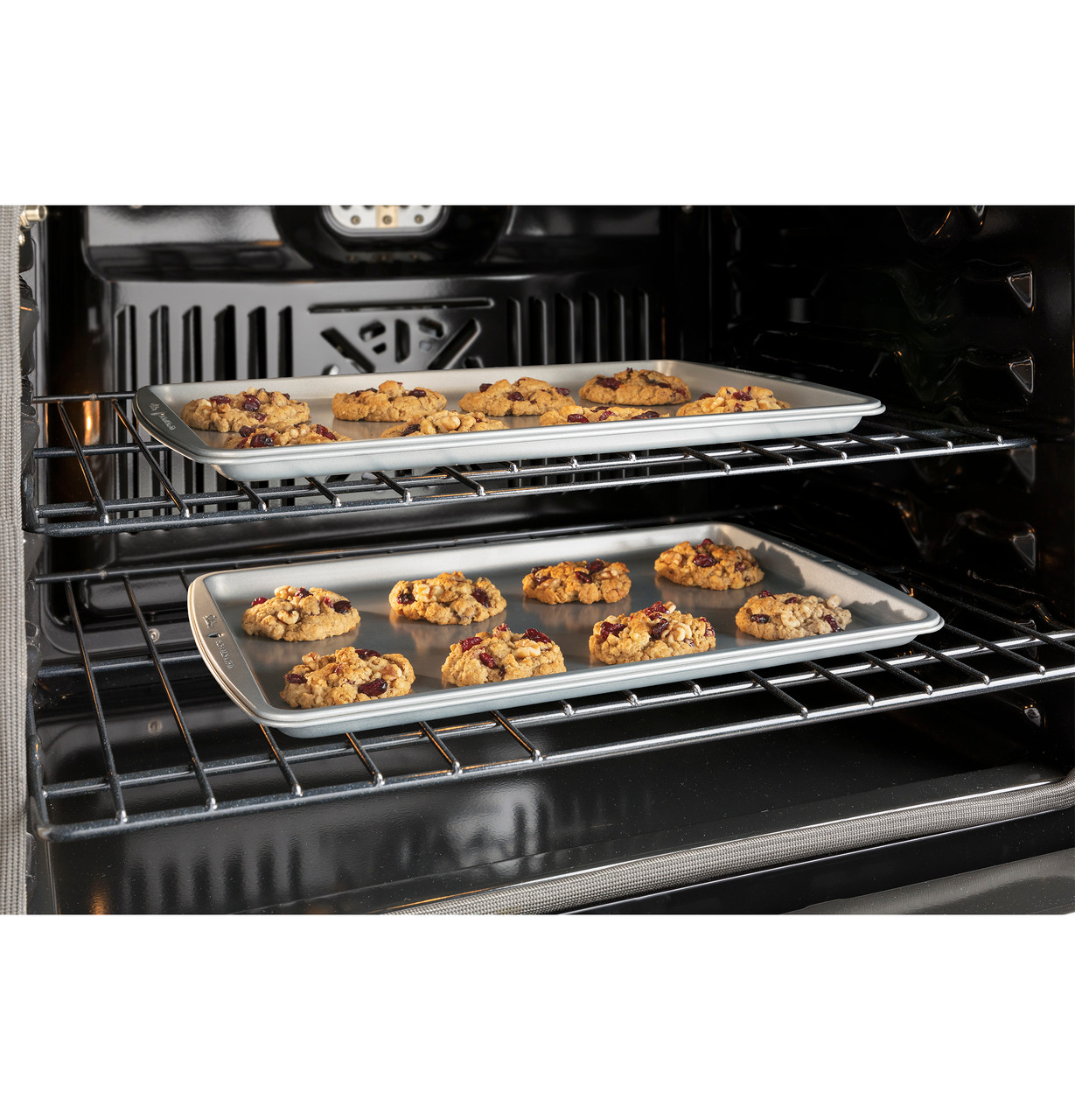 125744_GE_WallOven_5000_Hidden_Bake_Cookies_2400x2500.jpg 125744_GE_WallOven_5000_Hidden_Bake_Cookies_2400x2500.jpg