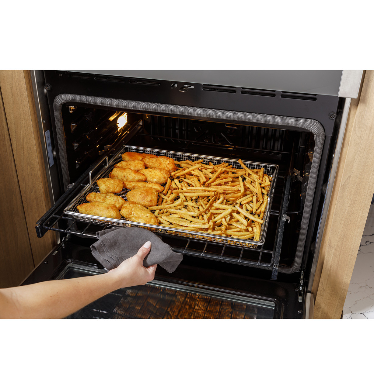 125643_JXAFTRAY1VSS_AirFryTray_Fish_Fries_002.jpg