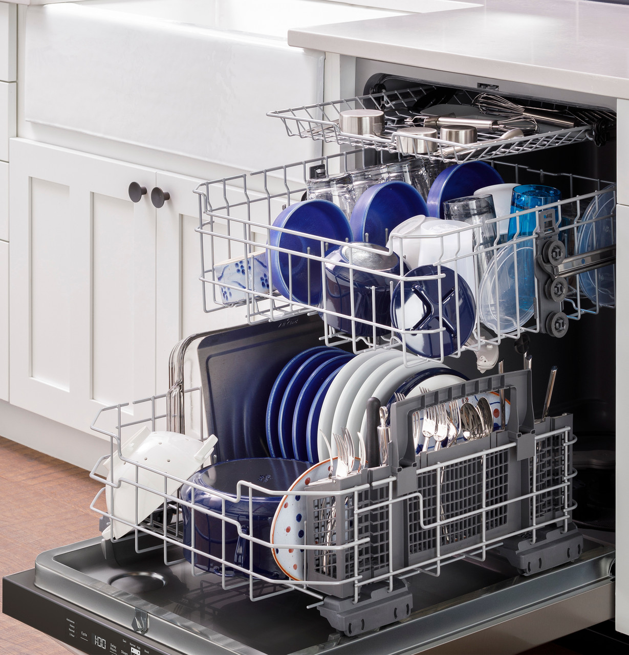 GDT585HYYFS_OpenAngled_2400x2500.jpg GDT585HYYFS_OpenAngled_2400x2500.jpg