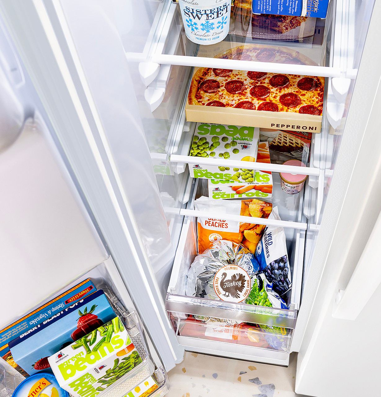 5444846873_GE_GSS28NGYWW_FreezerDrawers.jpg