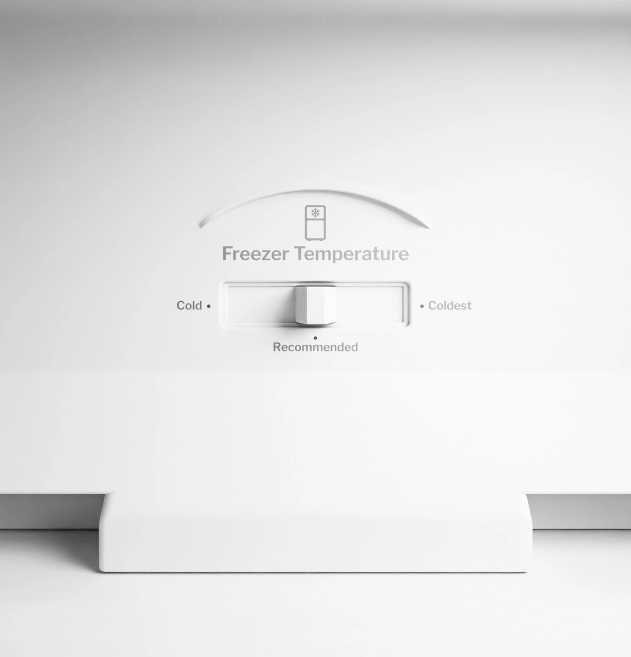 24 GE_TOP_GPS19.21K_FreezerControls.jpg