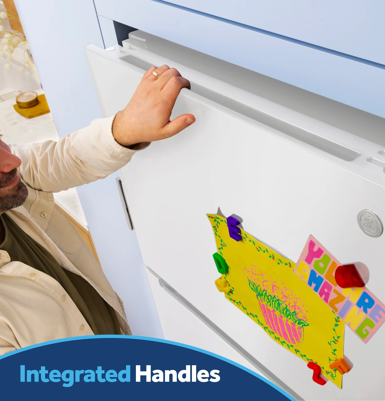 16. GPS19.21 WW GE Top Freezer Shot11_White_IntegratedHandles.jpg