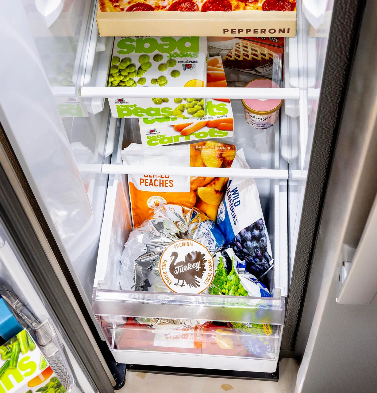 5444846873_GE_GUS29MYYFS_FreezerDrawer.jpg