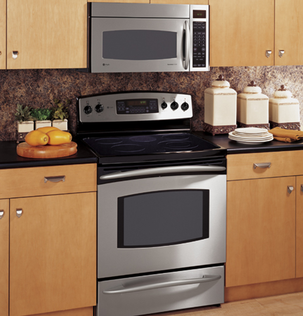 GE Profile Spacemaker® XL1800 Microwave Oven JVM1870SF GE Appliances