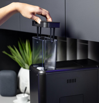GEProfile_AutoEspresso_P7CEBAS6RBB_FandB_Removable-Water-Reservoir.jpg