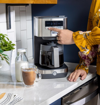 GE_CoffeeGlass_G7CDAASSTSS_8_WarmingPlate.jpg