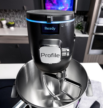 Profile_SmartMixer_P8MSASS6TBB_Black_FandB_Display.jpg