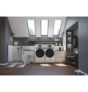 CGI24054808 PFQ83.jpg