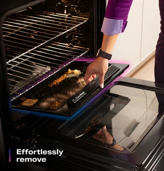 PRF700AYFS_PGF700AYFS_EasyWash_OvenTray_Remove.jpg