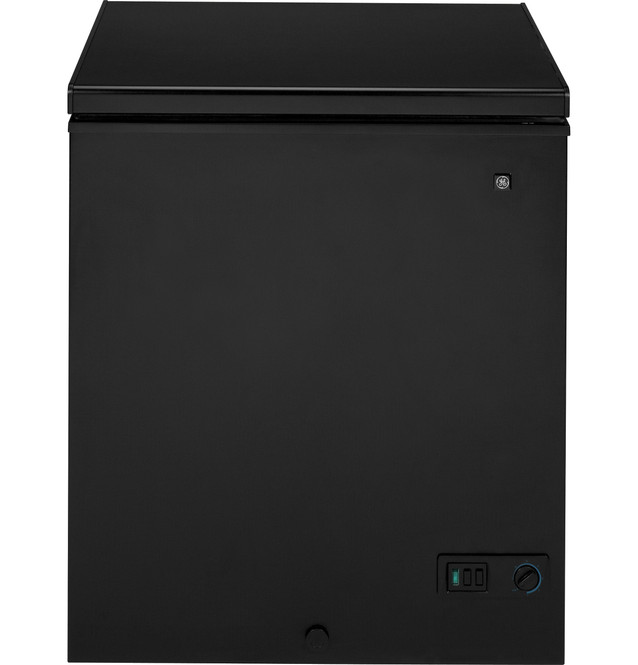 GE® 5.0 Cu. Ft. Manual Defrost Chest Freezer - FCM5SZBB - GE