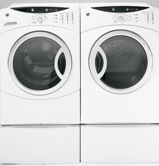 GE Adora™ ENERGY STAR® 3.7 IEC Cu. Ft. Kingsize Capacity Frontload
